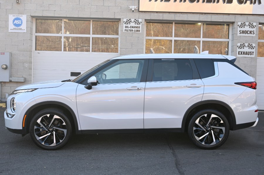 2024 Mitsubishi Outlander SE S-AWC photo 3