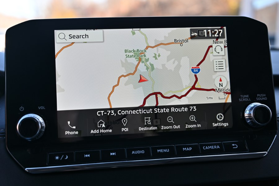 2024 Mitsubishi Outlander SE S-AWC photo 2