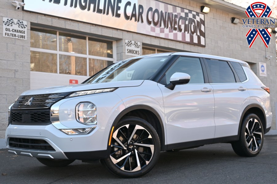 2024 Mitsubishi Outlander SE's photo