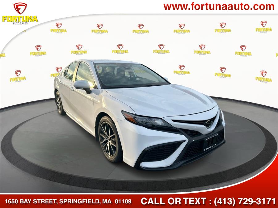 2023 Toyota Camry SE photo 4