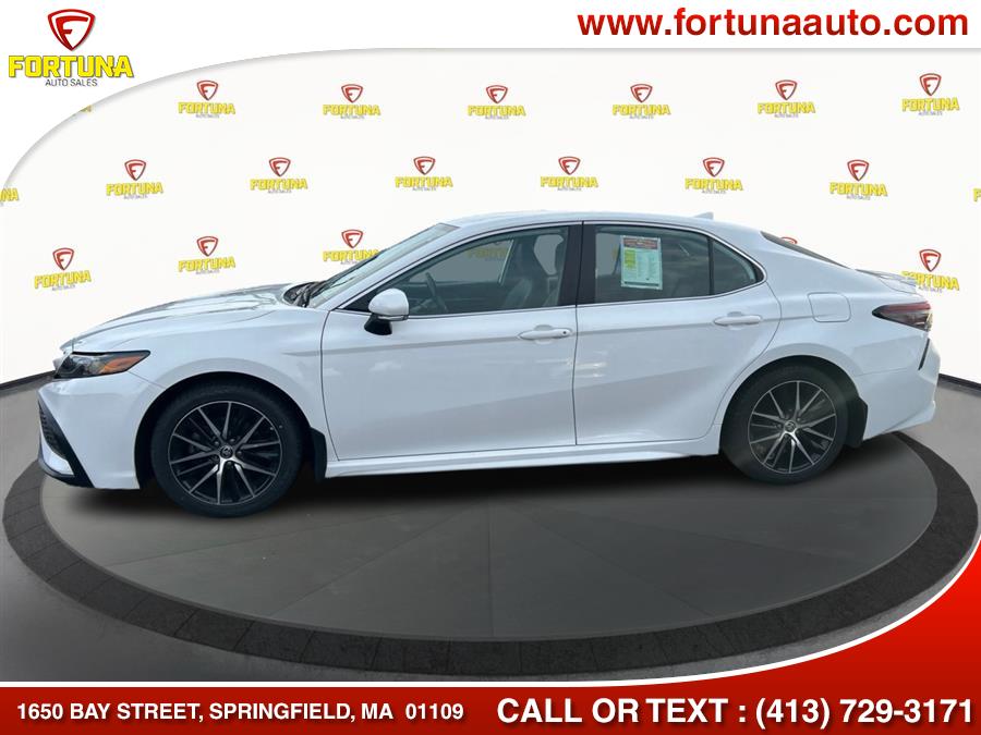 2023 Toyota Camry SE photo 2