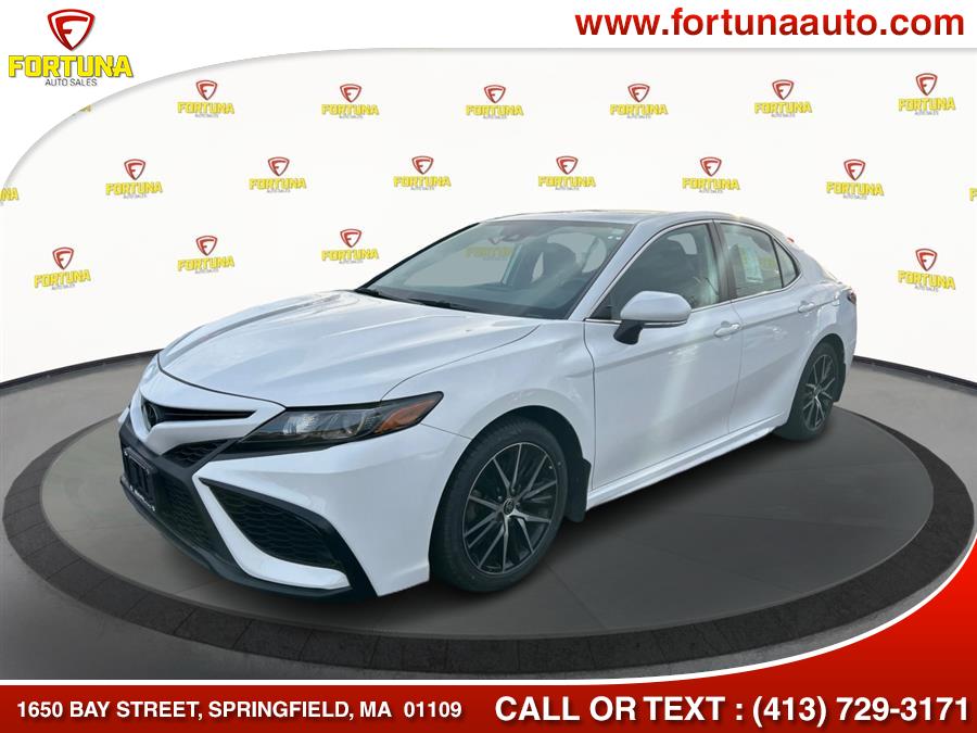 2023 Toyota Camry SE photo 3