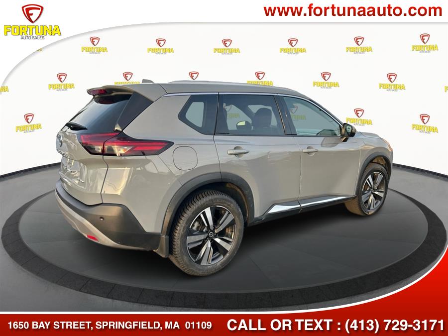 2021 Nissan Rogue SL photo 2