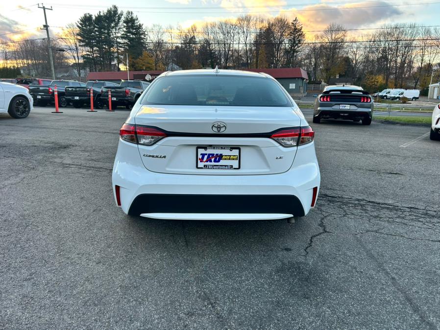 2022 Toyota Corolla LE photo 3