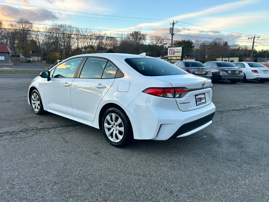 2022 Toyota Corolla LE photo 2