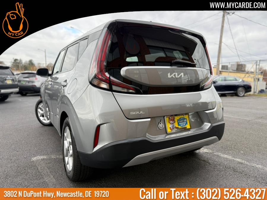 2023 Kia Soul LX photo 2