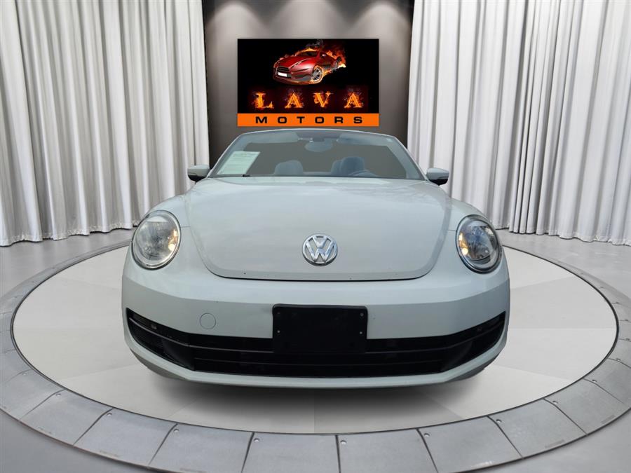 2016 Volkswagen Beetle Convertible 1.8T S photo 2