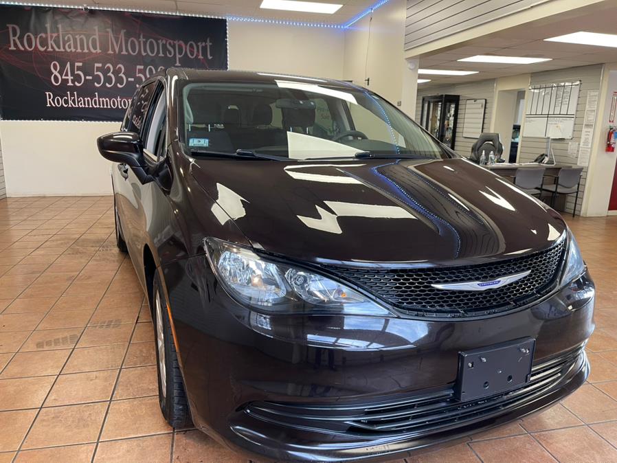 Used 2018 Chrysler Pacifica in Suffern, New York | Rockland Motor Sport. Suffern, New York