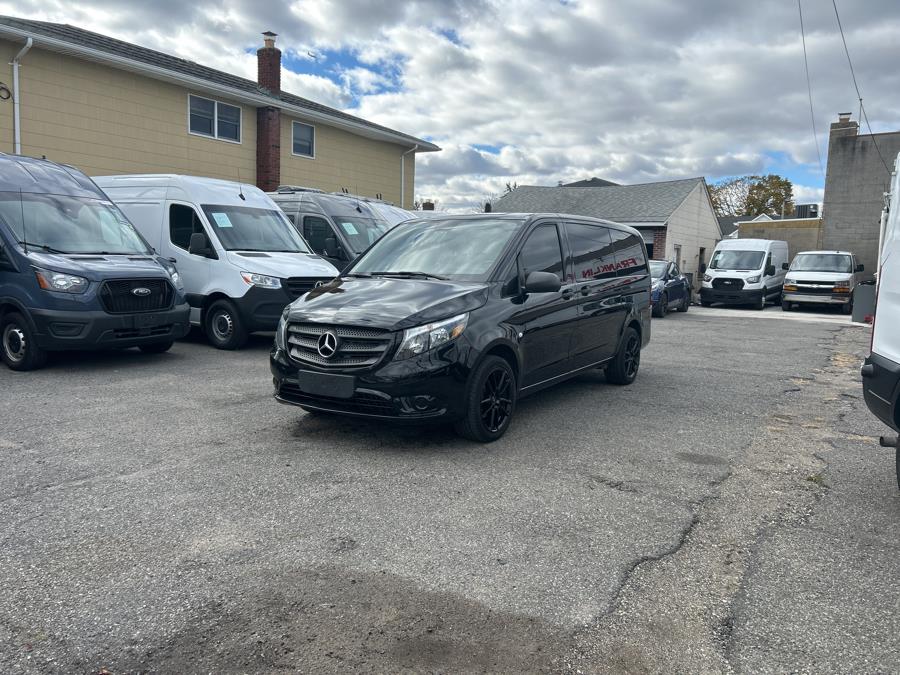 2019 Mercedes-Benz Metris Passenger Van Base's photo