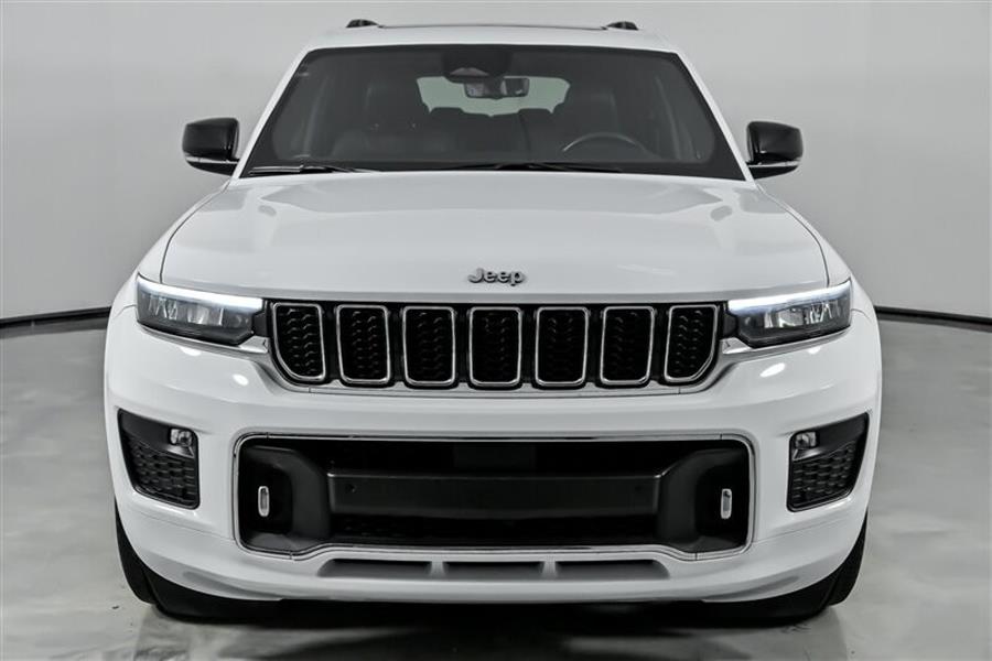 2021 Jeep Grand Cherokee Overland photo 2