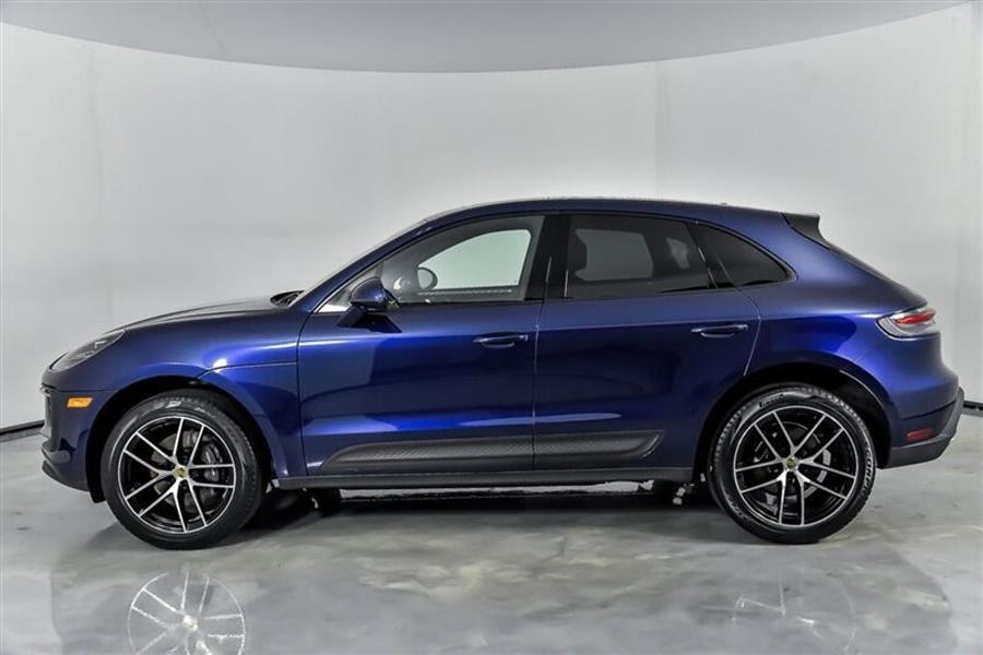 2022 Porsche Macan photo 3