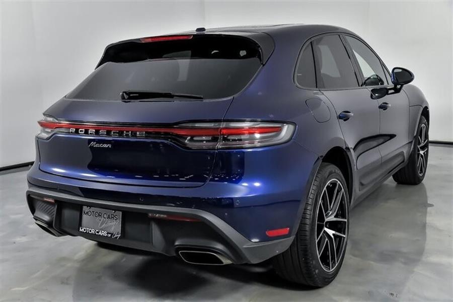 2022 Porsche Macan photo 4