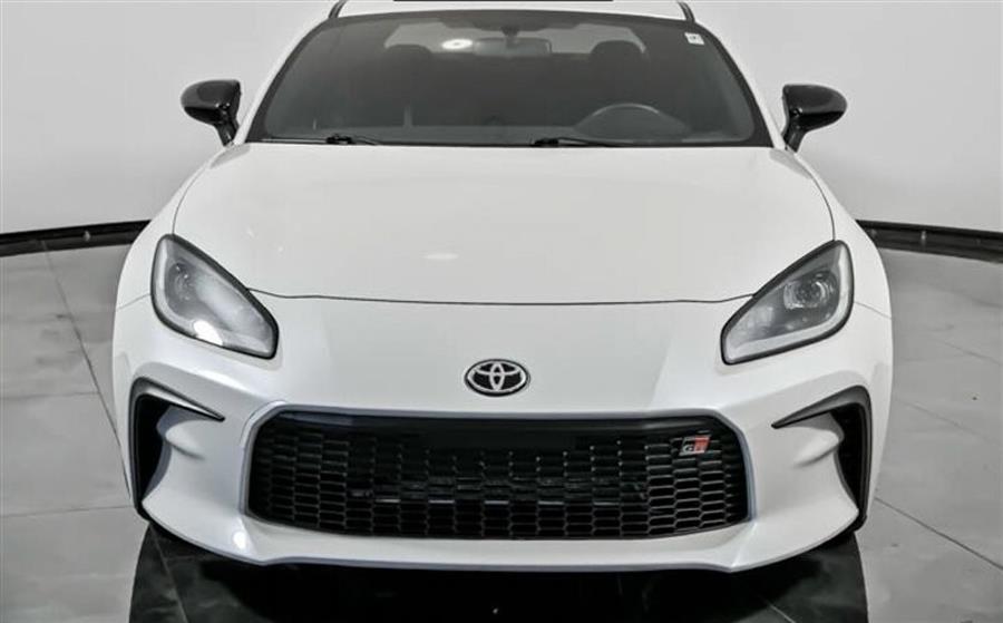 2023 Toyota GR86 Premium photo 2
