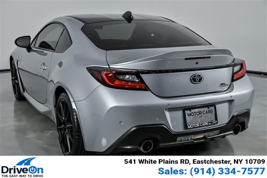 2025 Toyota GR86 Premium photo 4