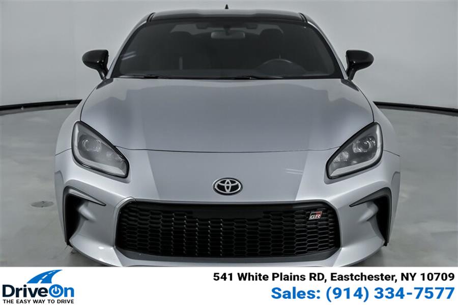 2025 Toyota GR86 Premium photo 2