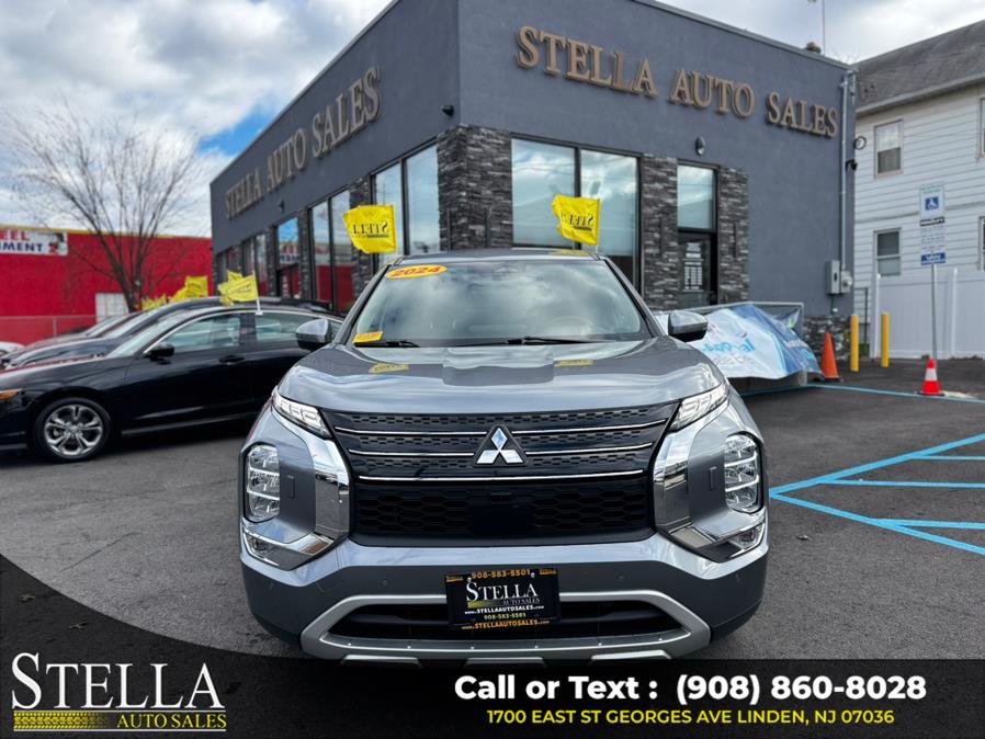 2024 Mitsubishi Outlander SE's photo