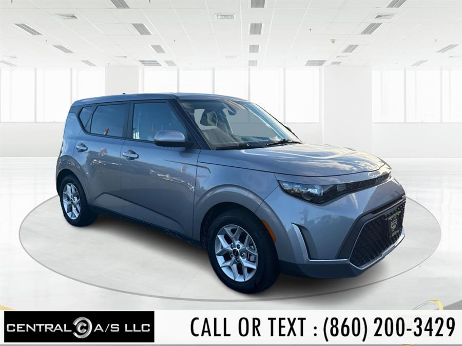 2023 Kia Soul LX S photo 3