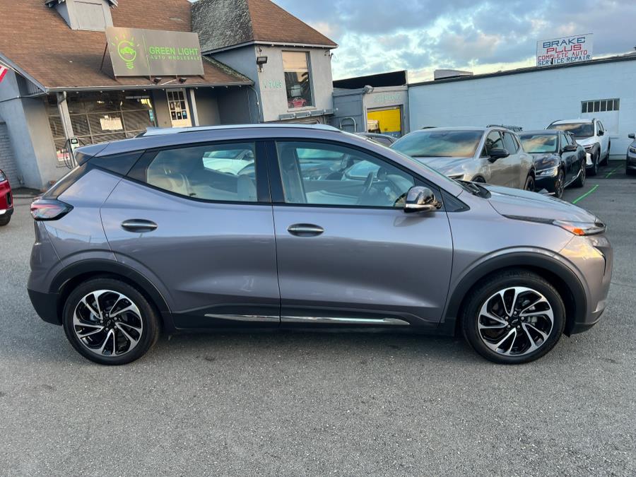 2023 Chevrolet Bolt EUV Premier photo 2