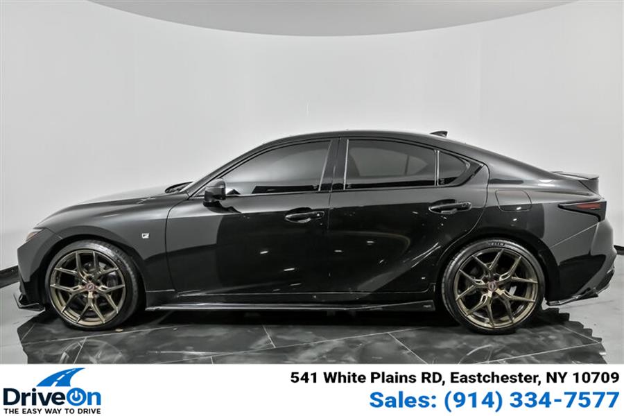 2022 Lexus IS 350 F SPORT photo 2