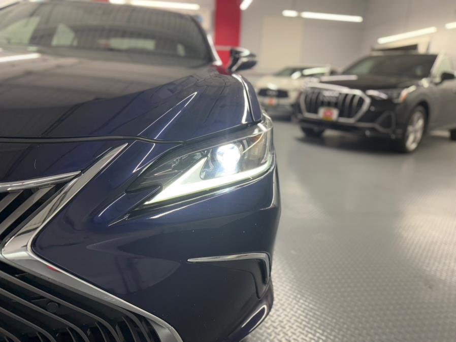 2019 Lexus ES 350 photo 4