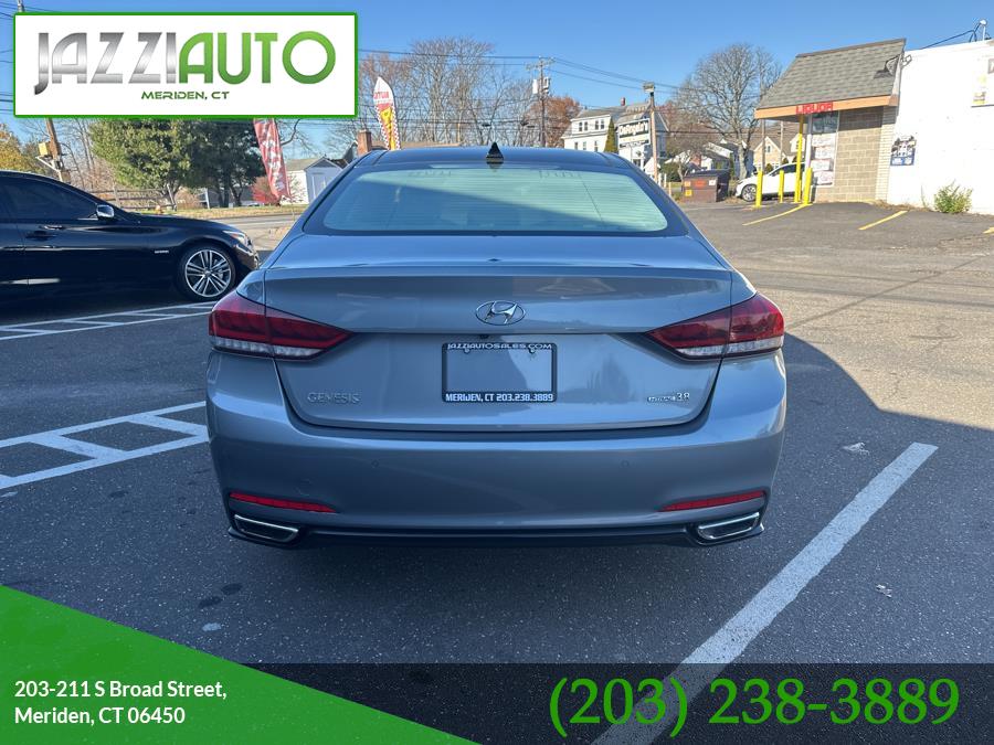 2015 Hyundai Genesis 3.8 AWD photo 4