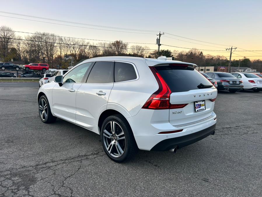2020 Volvo XC60 Momentum photo 2