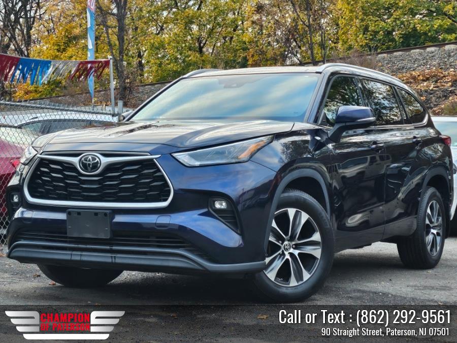Used 2022 Toyota Highlander in Paterson, New Jersey | Champion of Paterson. Paterson, New Jersey