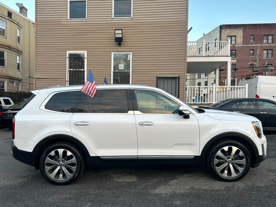 2020 Kia Telluride S photo 2