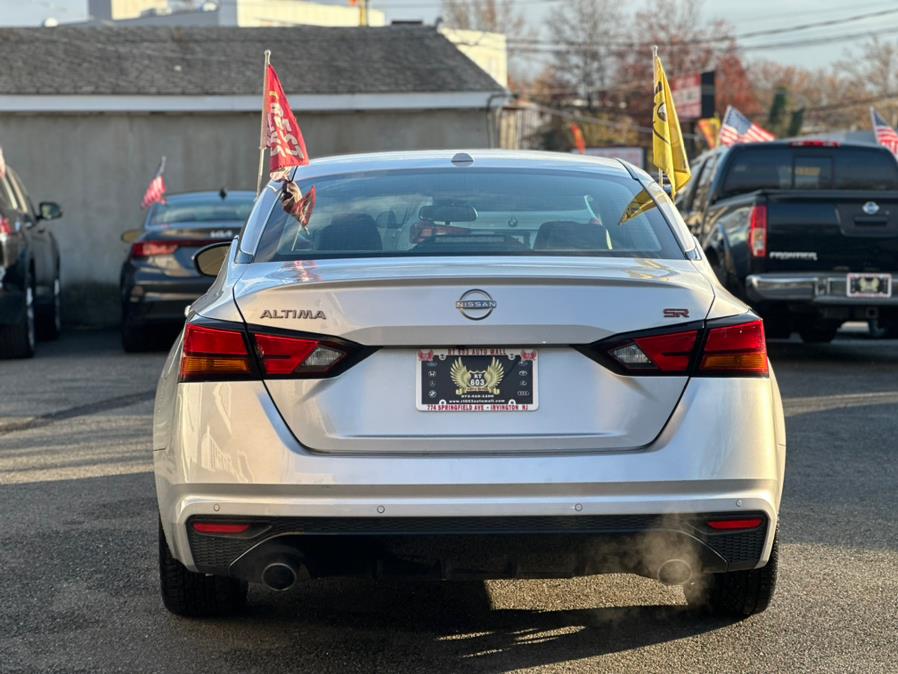 2023 Nissan Altima 2.5 SR photo 4