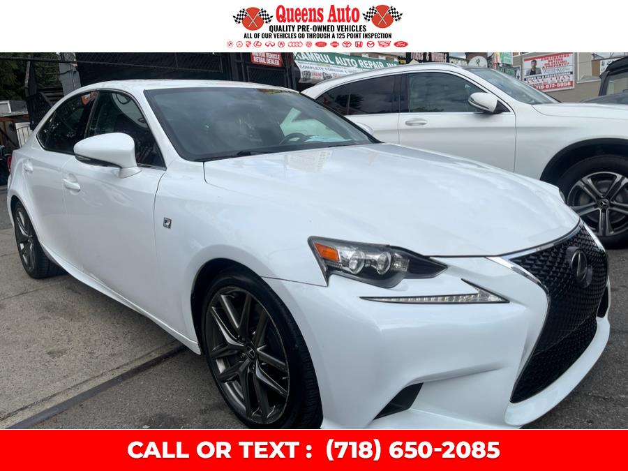 2016 Lexus IS 300 photo 2