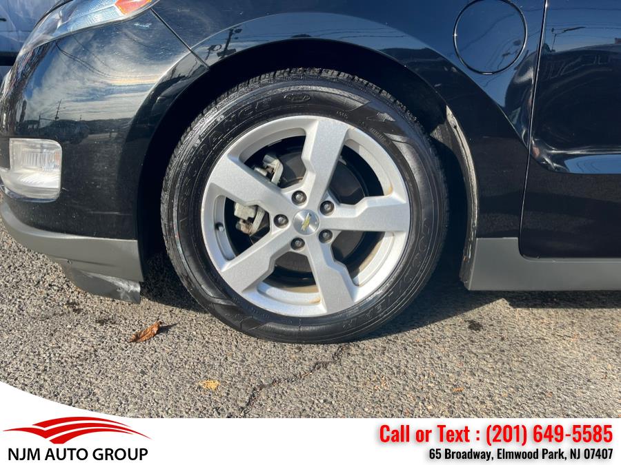2014 Chevrolet Volt photo 2