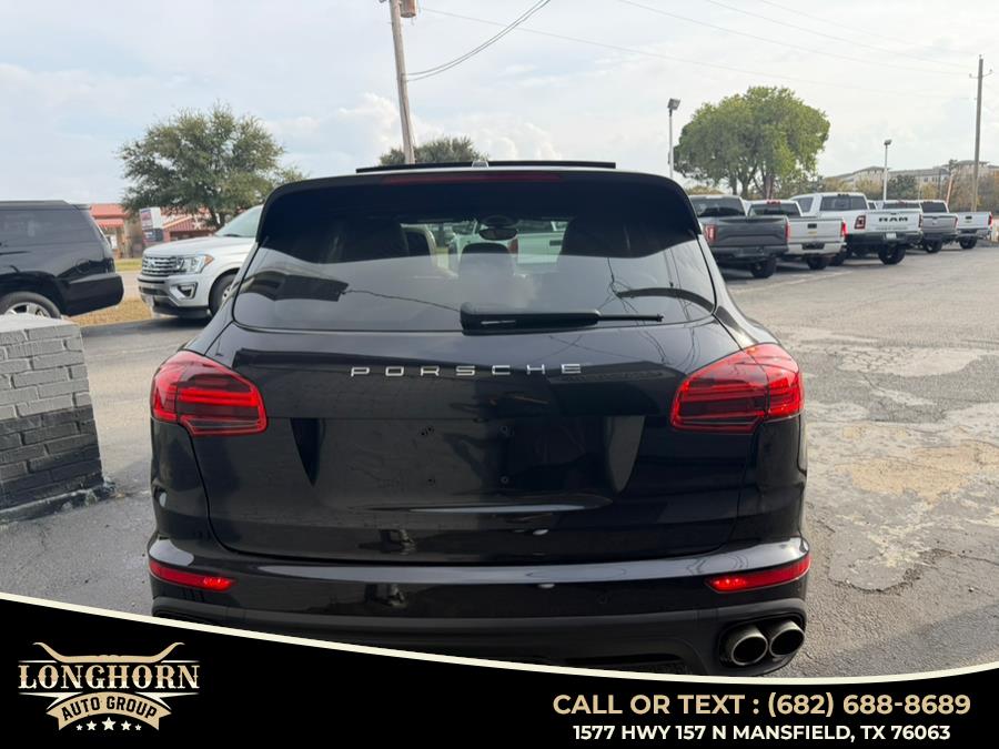 2015 Porsche Cayenne S photo 3