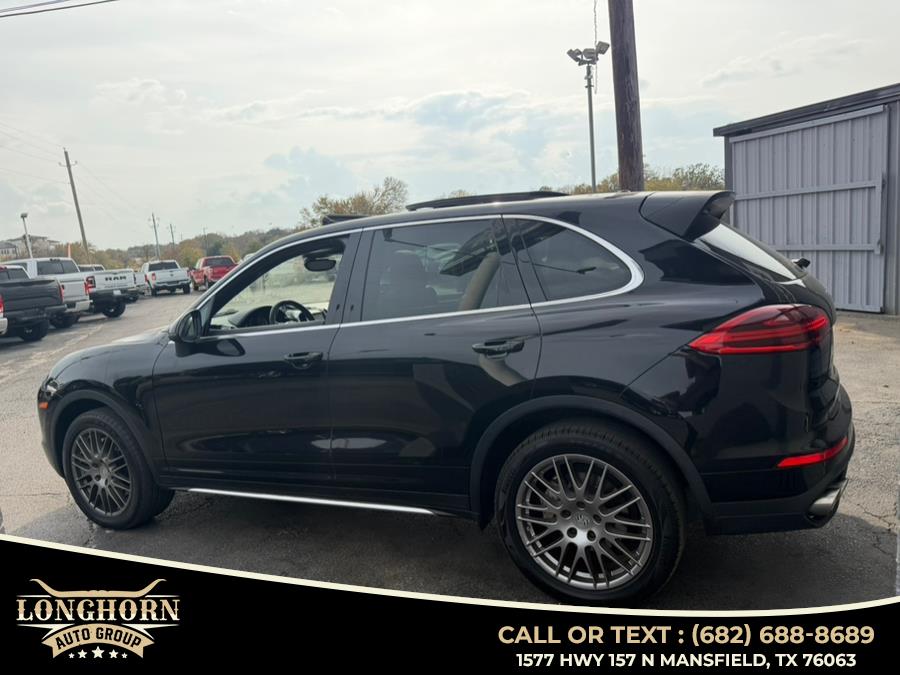 2015 Porsche Cayenne S photo 2
