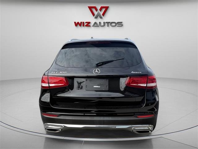 2017 Mercedes Benz GLC 300 4MATIC photo 4