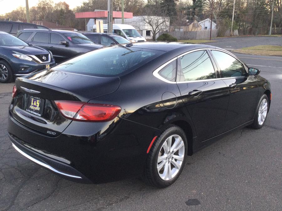 2015 Chrysler 200 Limited photo 4