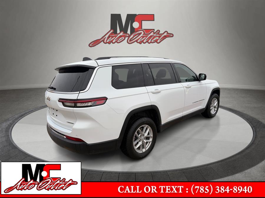 2021 Jeep Grand Cherokee Laredo photo 3