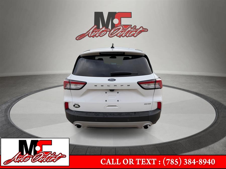 2021 Ford Escape SE photo 4