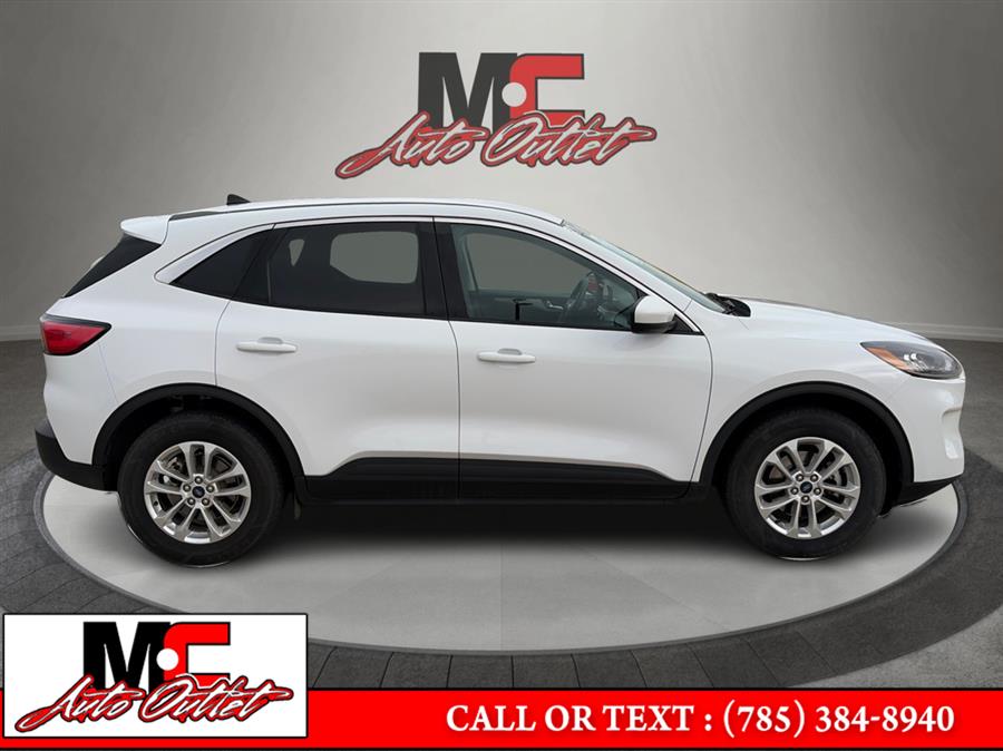 2021 Ford Escape SE photo 2