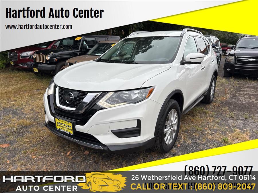 2017 Nissan Rogue SV's photo