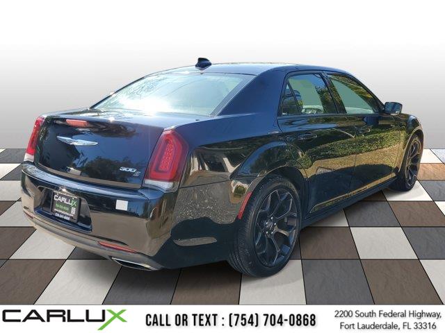 2019 Chrysler 300 photo 4