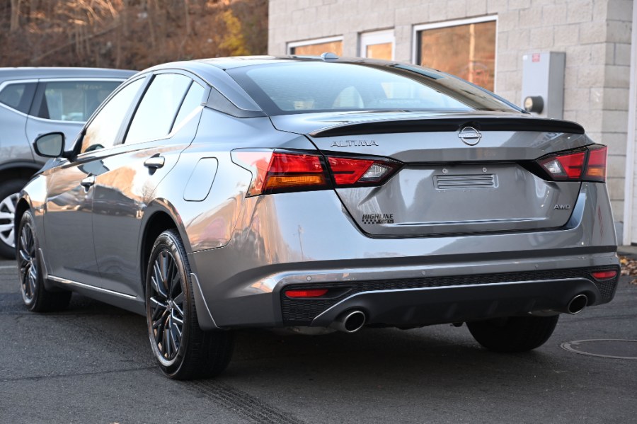 2025 Nissan Altima SV photo 4