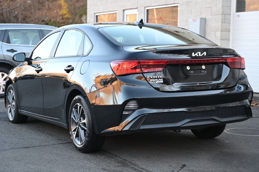 2023 Kia Forte LXS photo 4