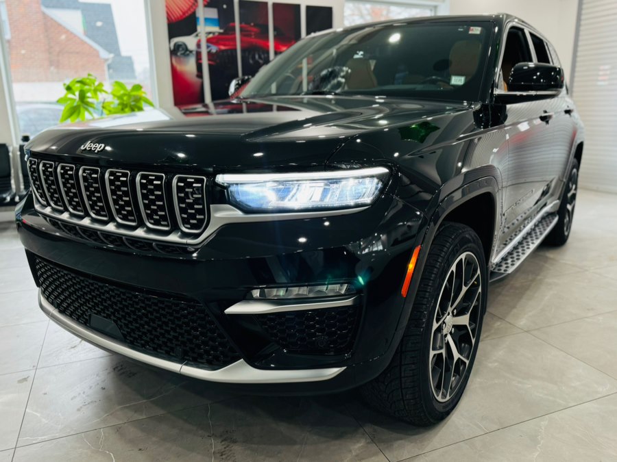 2022 Jeep Grand Cherokee Summit Reserve photo 3