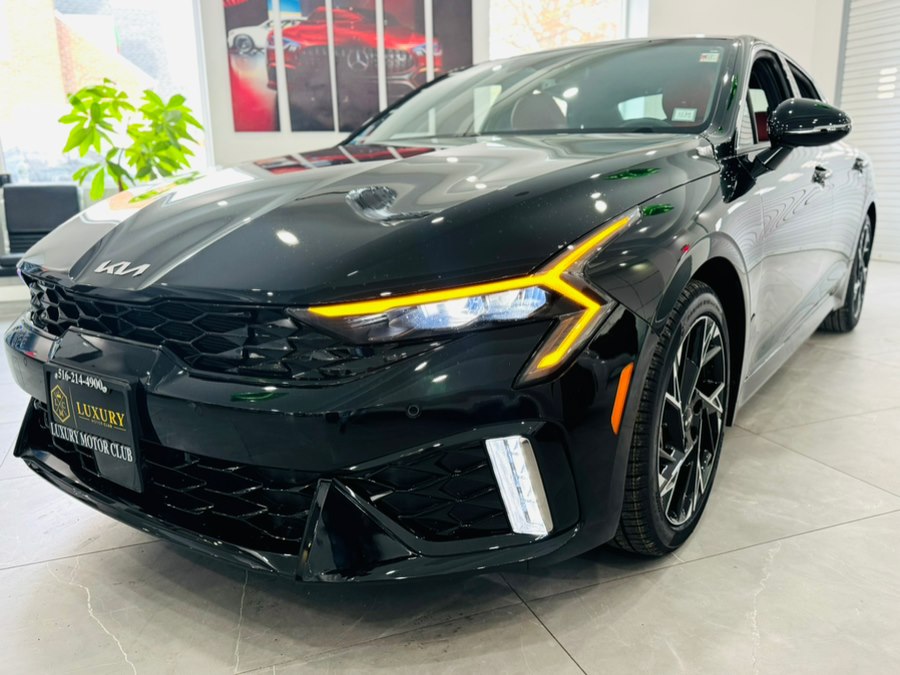 2025 Kia K5 GT-Line photo 3