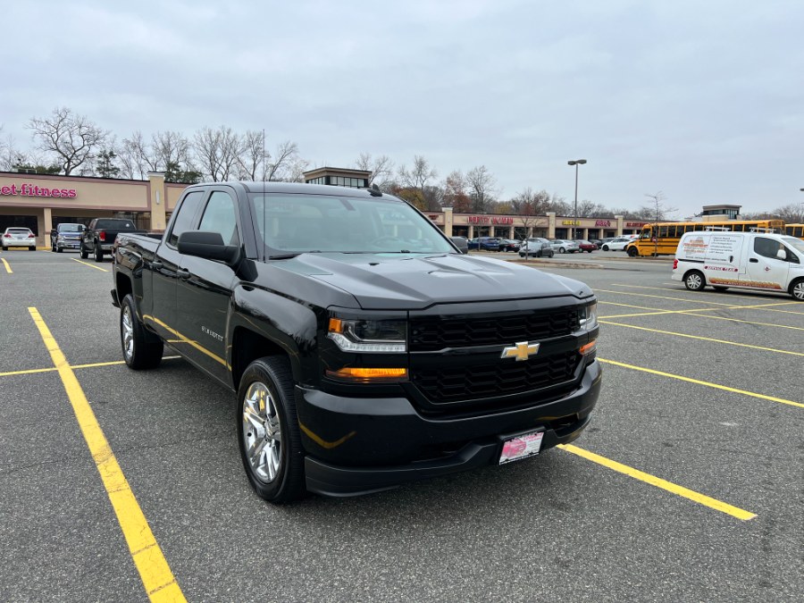 2017 Chevrolet Silverado 1500 4WD Double Cab 143.5" Custom, available for sale in Hartford , Connecticut | Ledyard Auto Sale LLC. Hartford , Connecticut