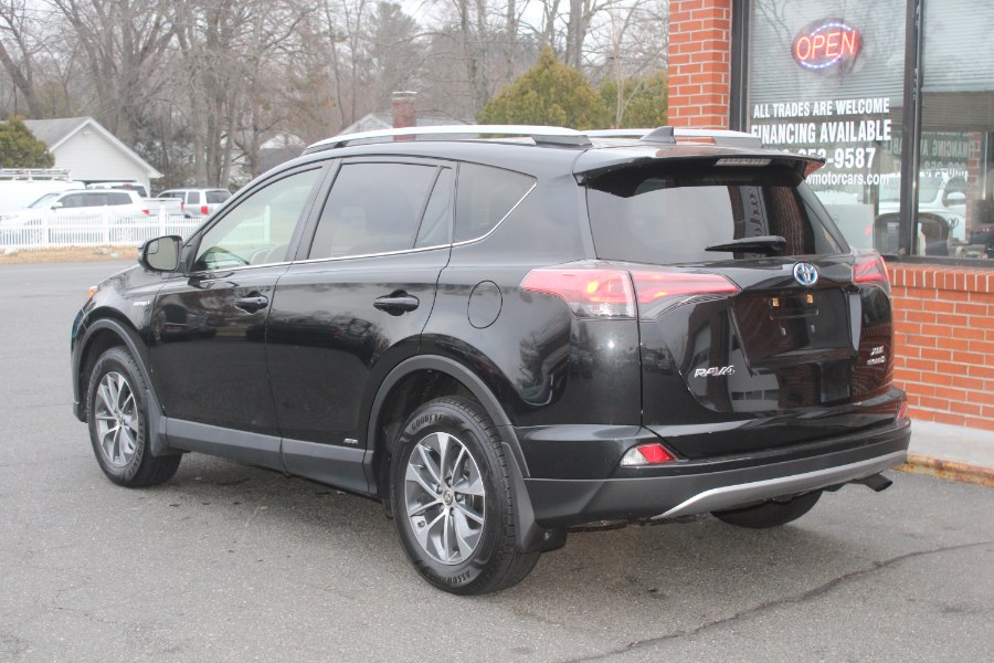 2018 Toyota RAV4 Hybrid XLE photo 3