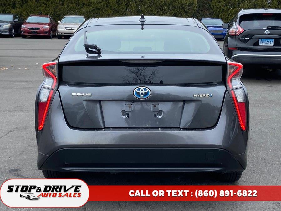 2017 Toyota Prius Two photo 4
