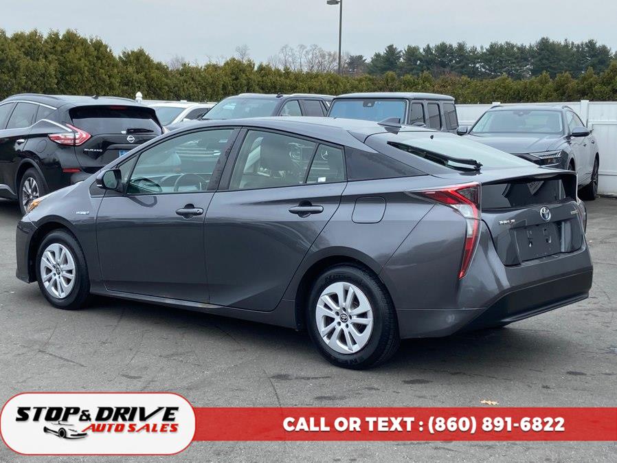 2017 Toyota Prius Two photo 3