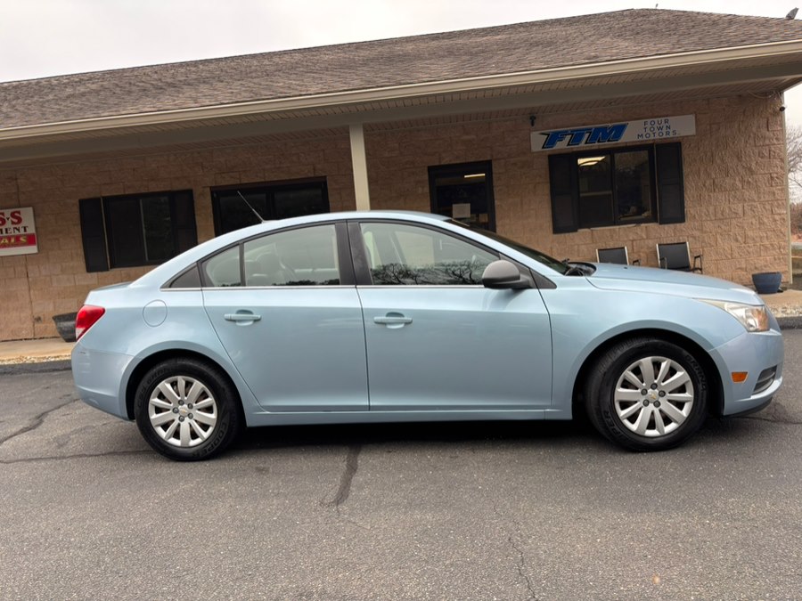 2011 Chevrolet Cruze LS photo 4