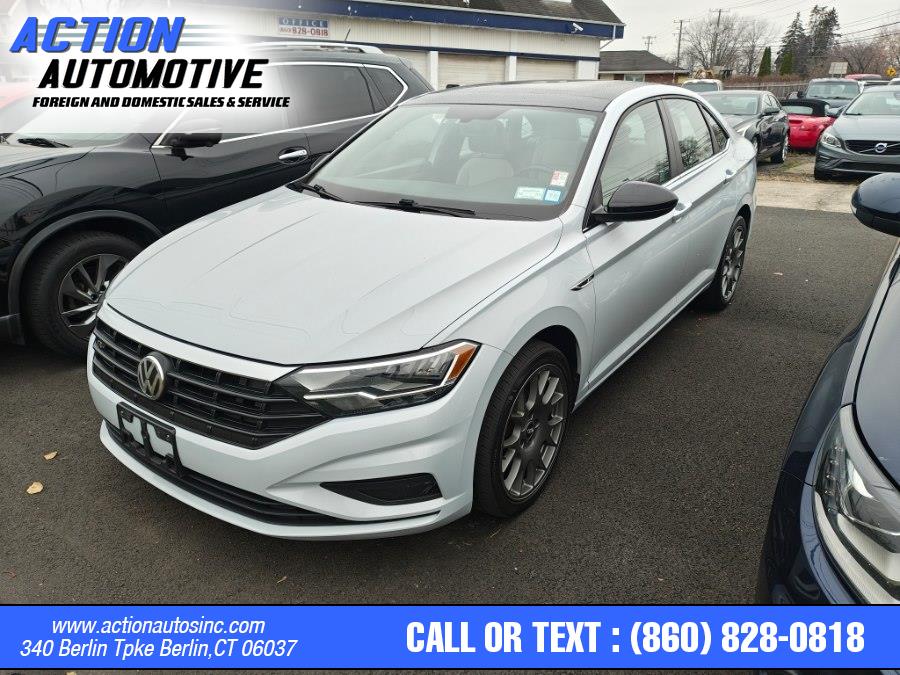 2019 Volkswagen Jetta R-Line Auto w/SULEV, available for sale in Berlin, Connecticut | Action Automotive. Berlin, Connecticut